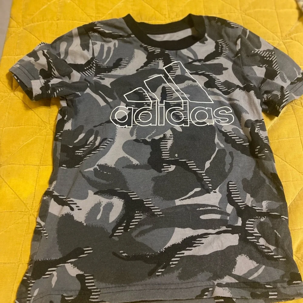 Adidas Camouflage T-Shirt - Picture 1 of 2